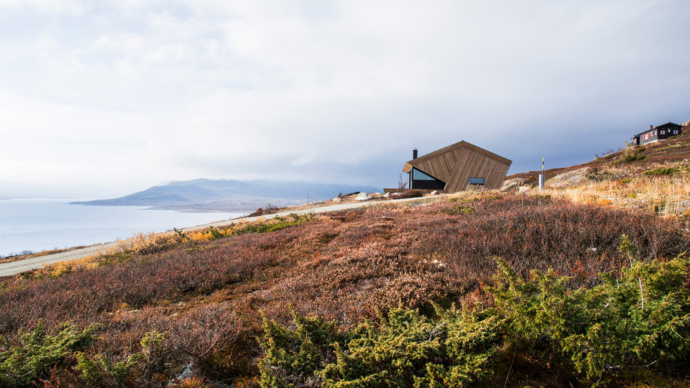 The hooded cabin 16_9